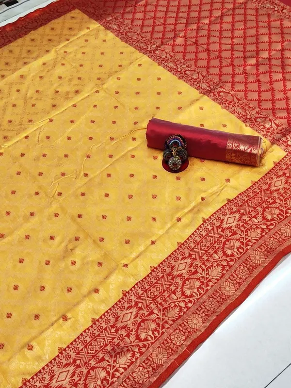 Yellow_Embellished_Banarasi_Jacquard_Saree_(Yellow)